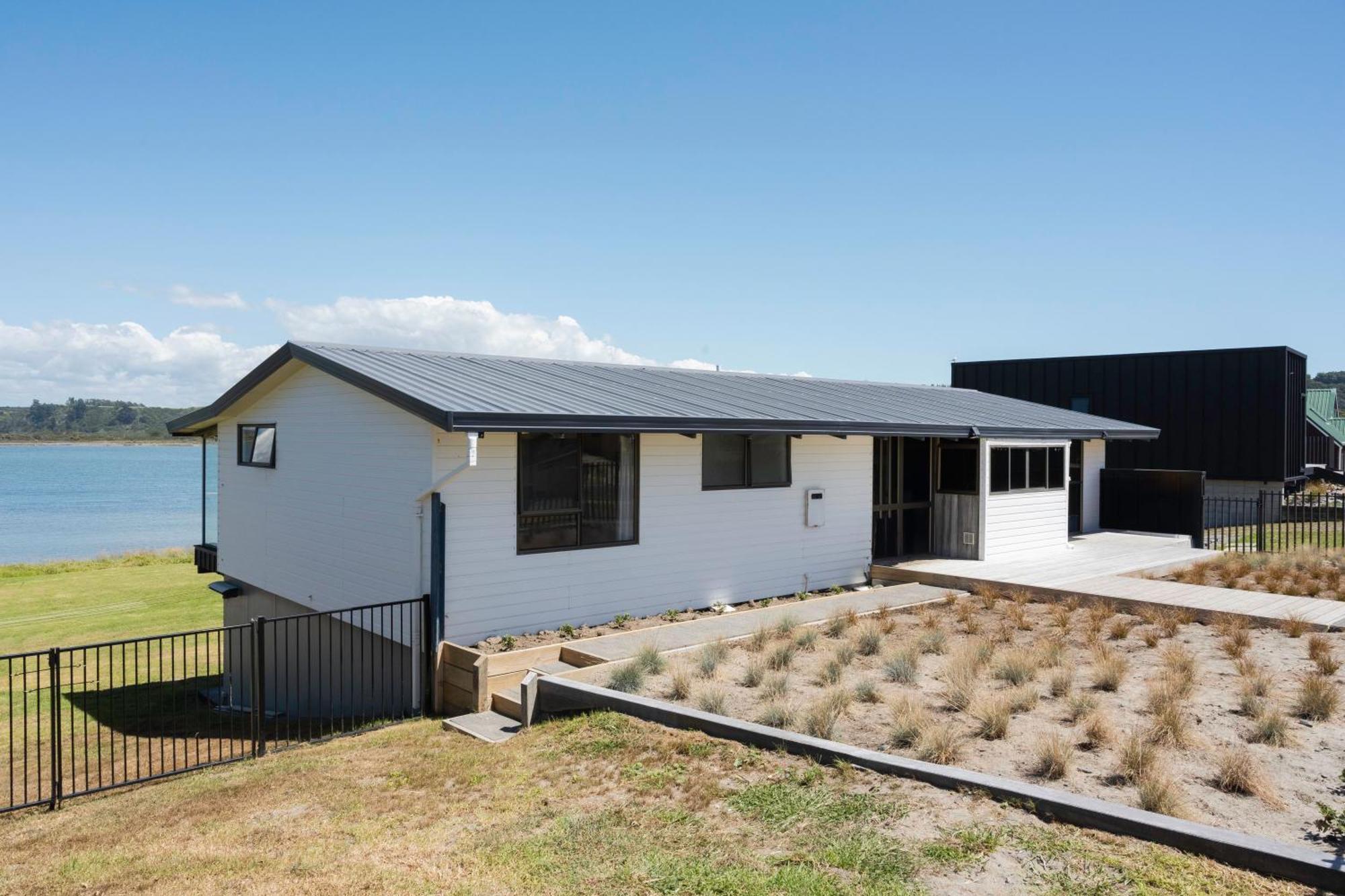 Pukehina Estuary Sunset Views Holiday Home Exterior photo