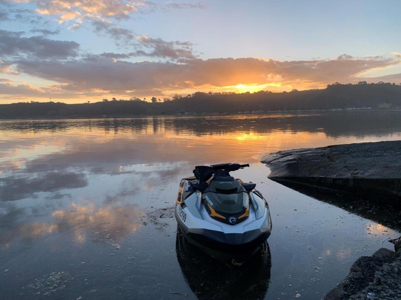 Pukehina Estuary Sunset Views Holiday Home Exterior photo