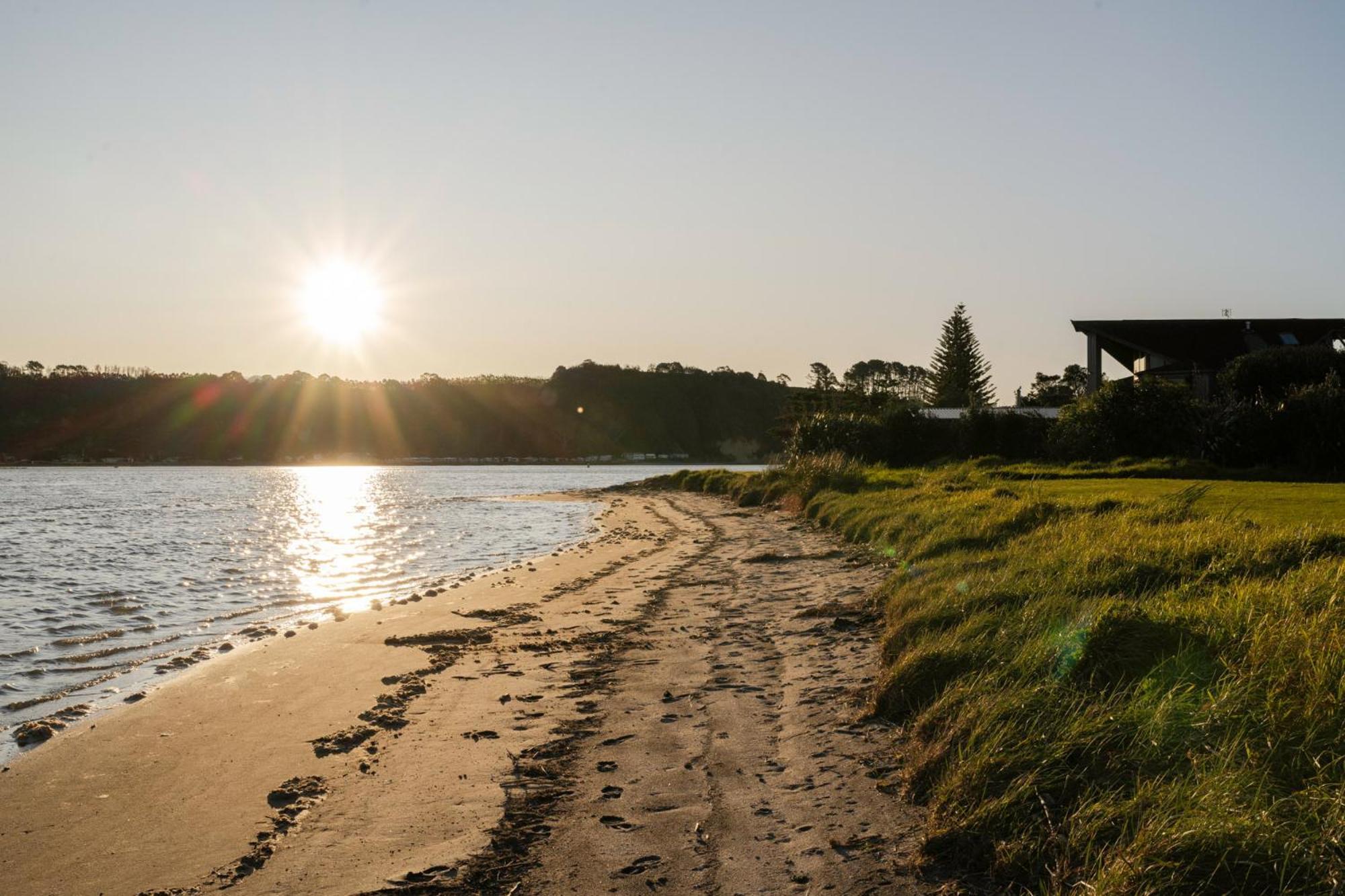 Pukehina Estuary Sunset Views Holiday Home Exterior photo