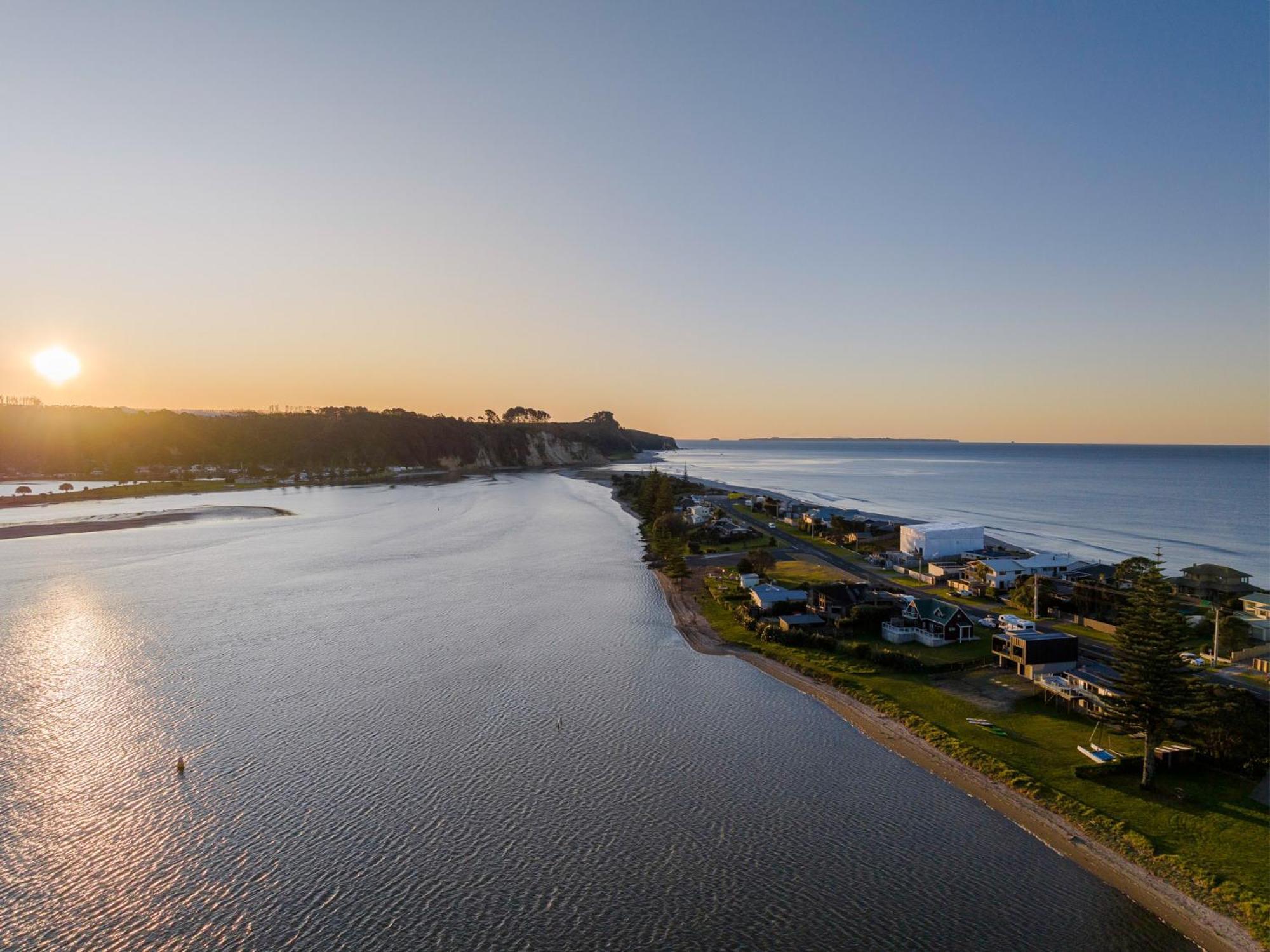 Pukehina Estuary Sunset Views Holiday Home Exterior photo