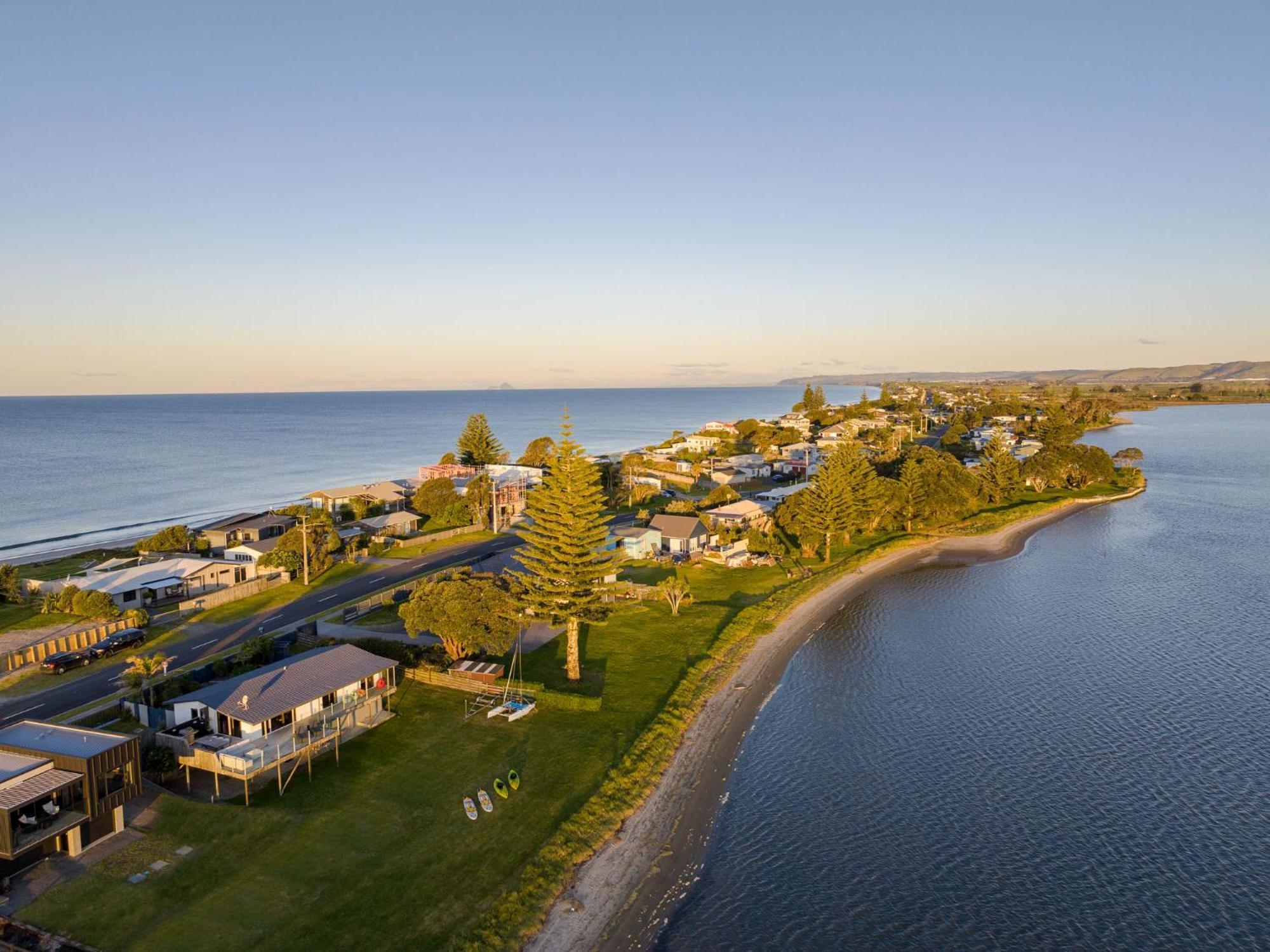 Pukehina Estuary Sunset Views Holiday Home Exterior photo